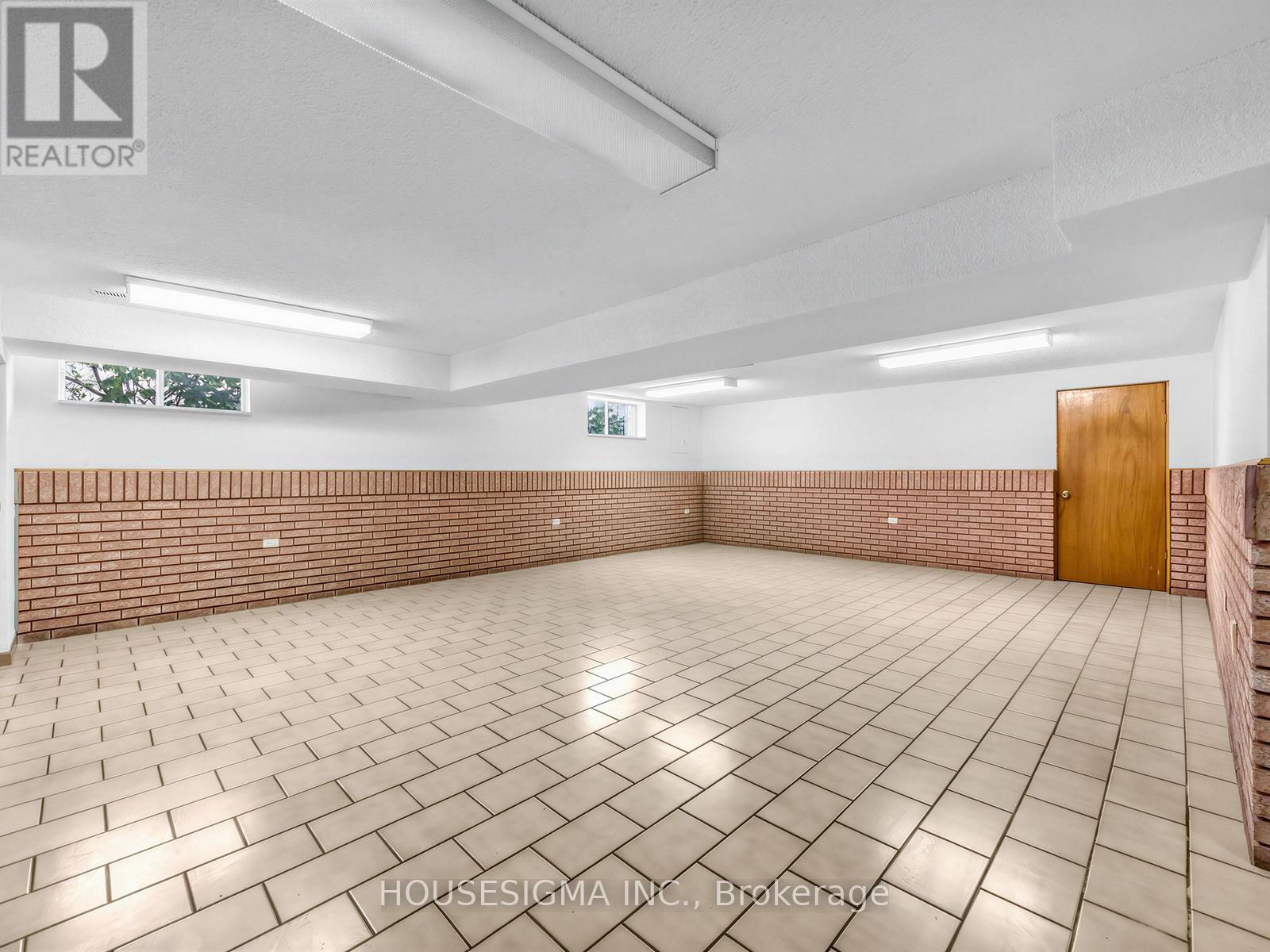 1136 Glencairn Avenue, Toronto, Ontario  M6B 2B4 - Photo 24 - W13166046