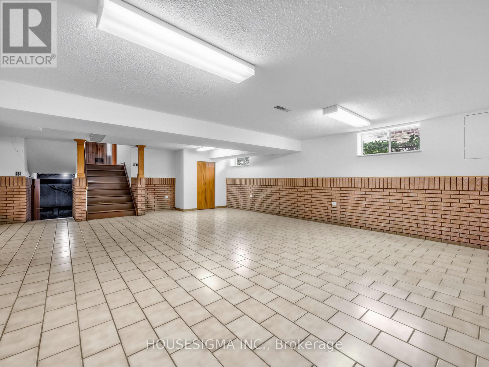1136 Glencairn Avenue, Toronto, Ontario  M6B 2B4 - Photo 25 - W13166046