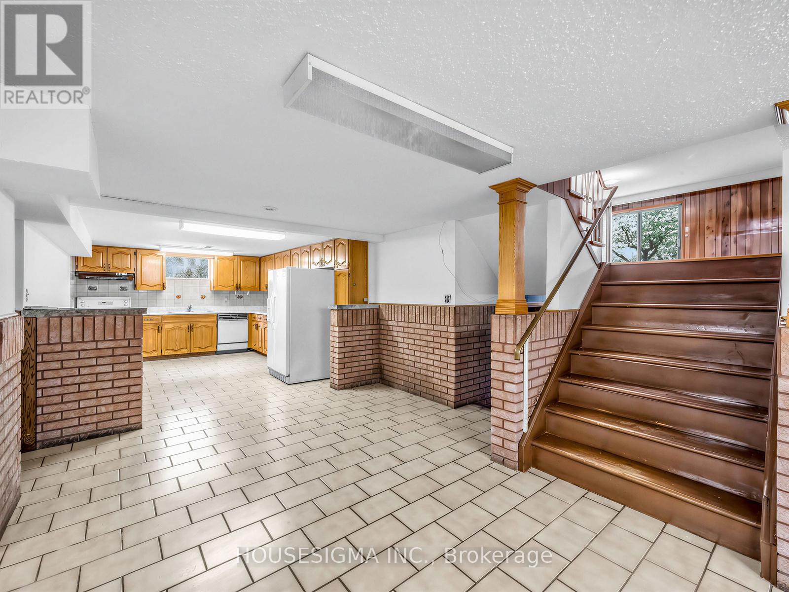 1136 Glencairn Avenue, Toronto, Ontario  M6B 2B4 - Photo 26 - W13166046