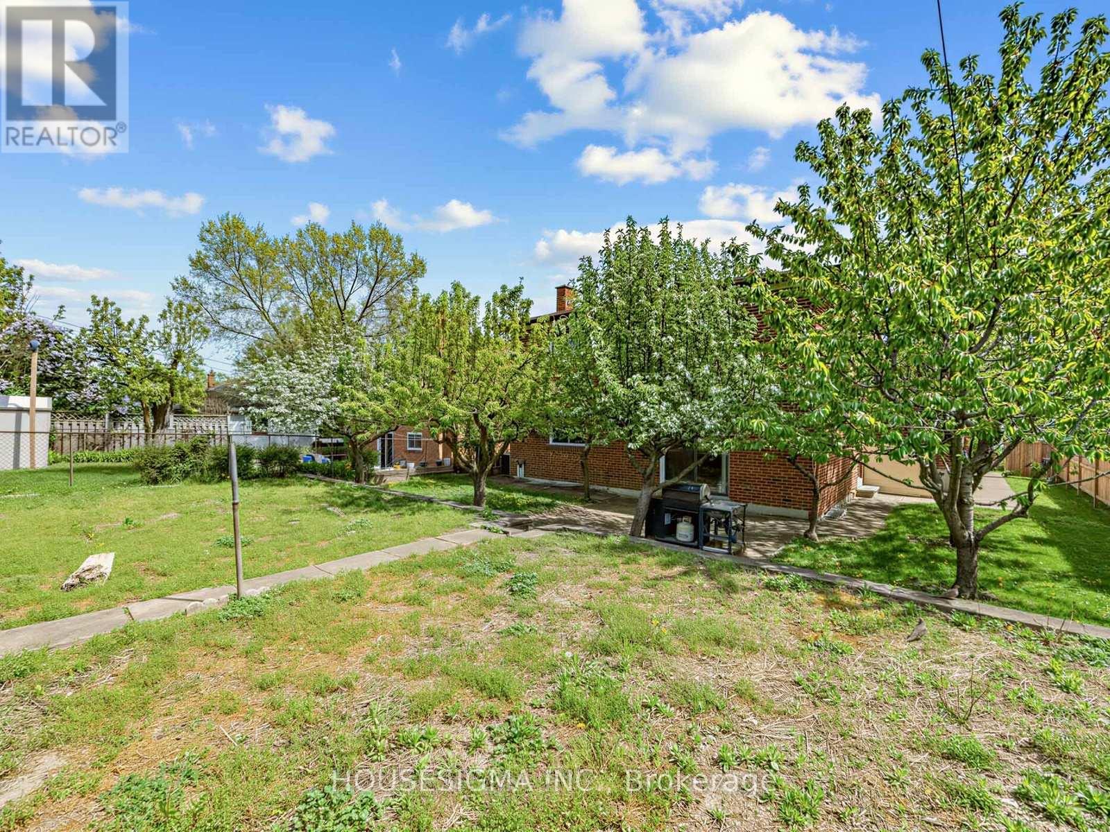 1136 Glencairn Avenue, Toronto, Ontario  M6B 2B4 - Photo 32 - W13166046