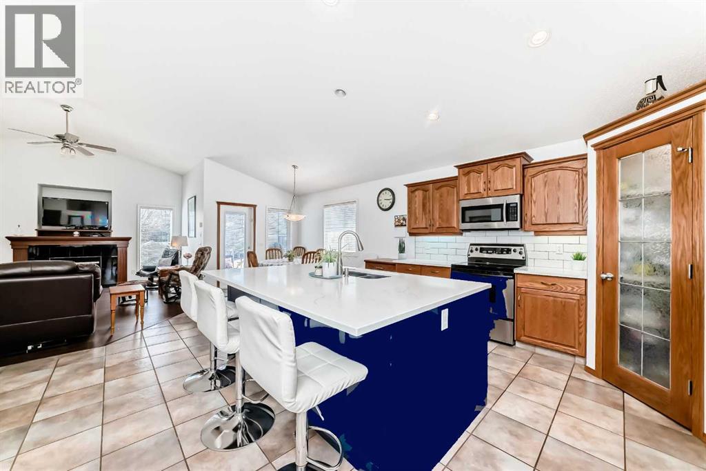 112 West Creek Glen, Chestermere, Alberta  T1X 1P9 - Photo 12 - A2305395