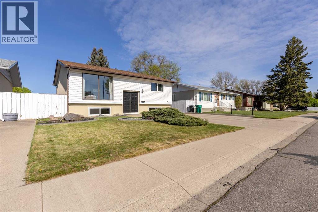 2022 19 Street N, Lethbridge, Alberta  T1H 4A9 - Photo 2 - A2313227