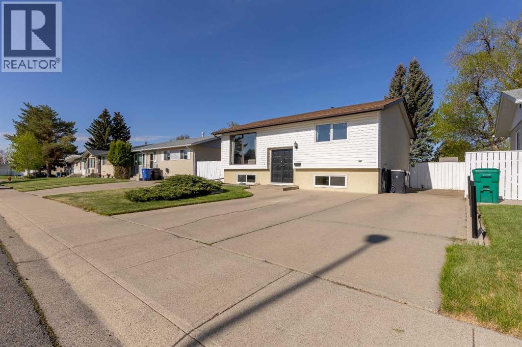 2022 19 Street N, Lethbridge, Alberta  T1H 4A9 - Photo 3 - A2313227