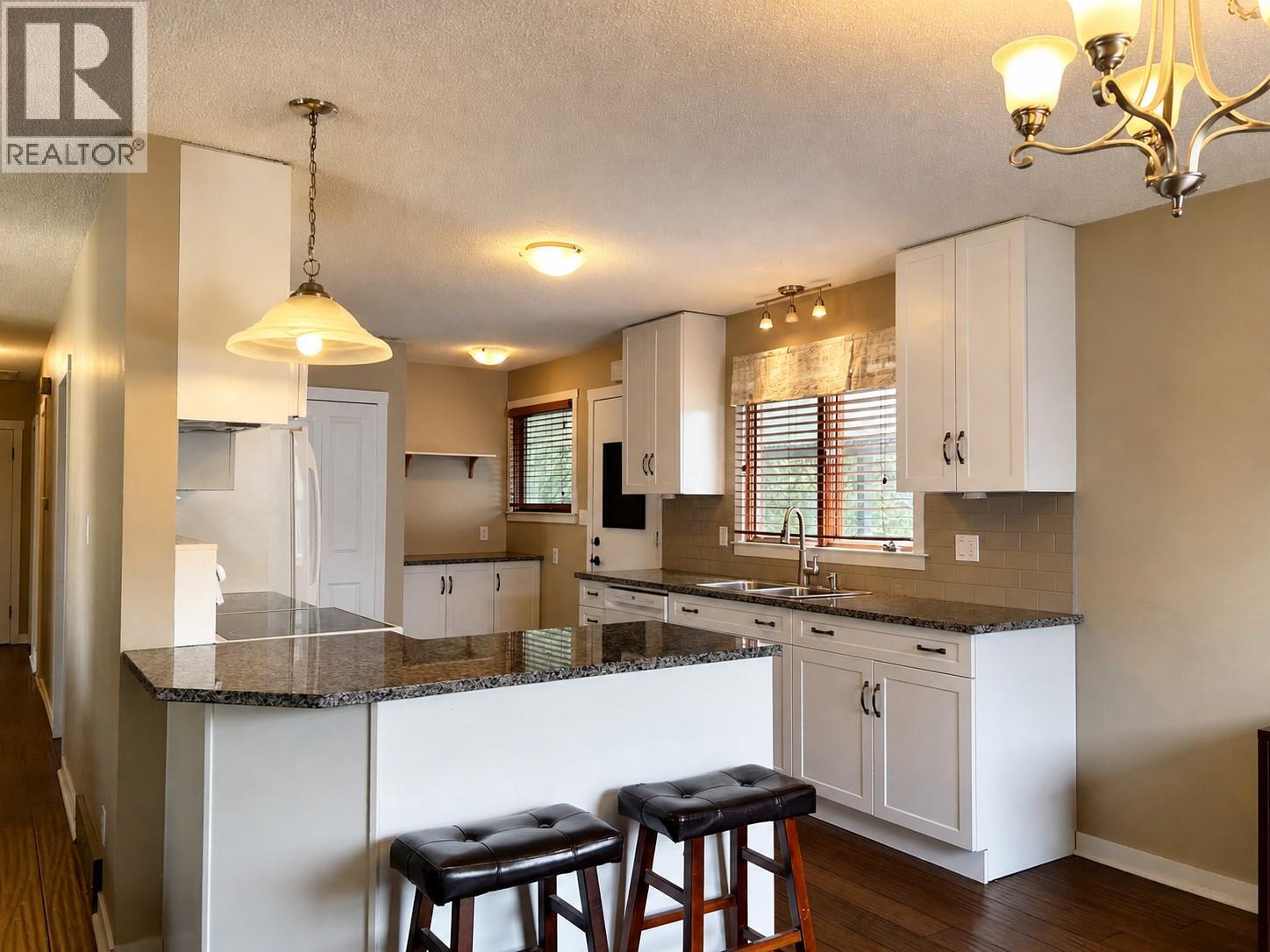 743 Kinnear Avenue, Kelowna, British Columbia  V1Y 5B2 - Photo 5 - 10380328