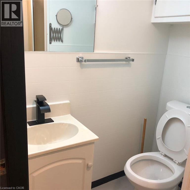 245 West 33rd Street, Hamilton, Ontario  L9C 5J7 - Photo 10 - 40832946