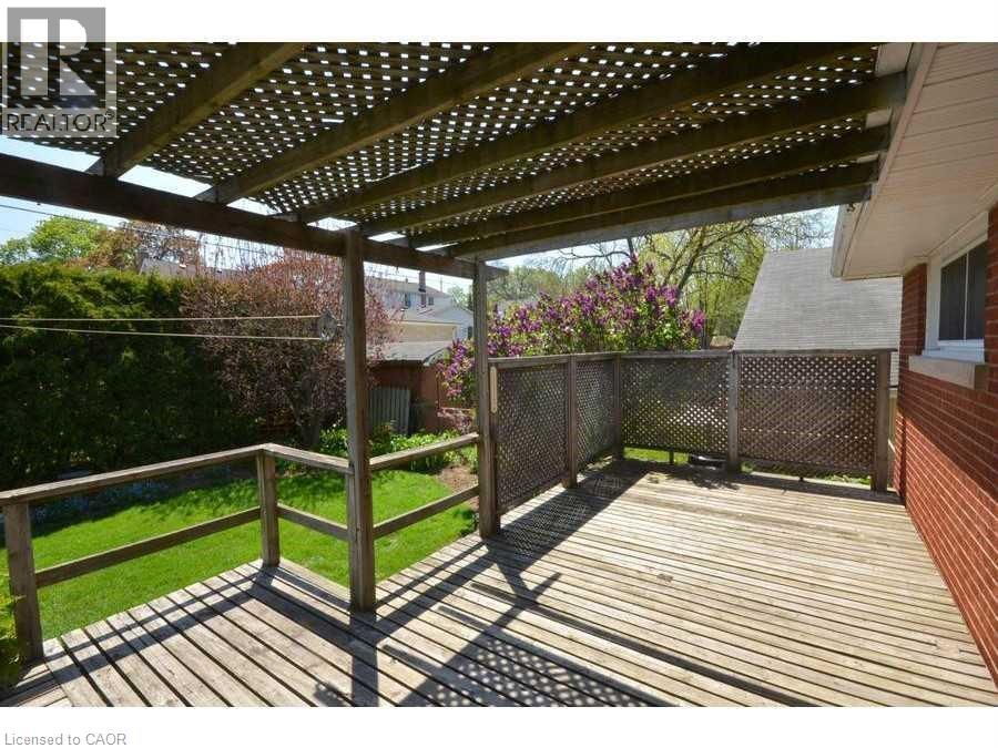 245 West 33rd Street, Hamilton, Ontario  L9C 5J7 - Photo 11 - 40832946