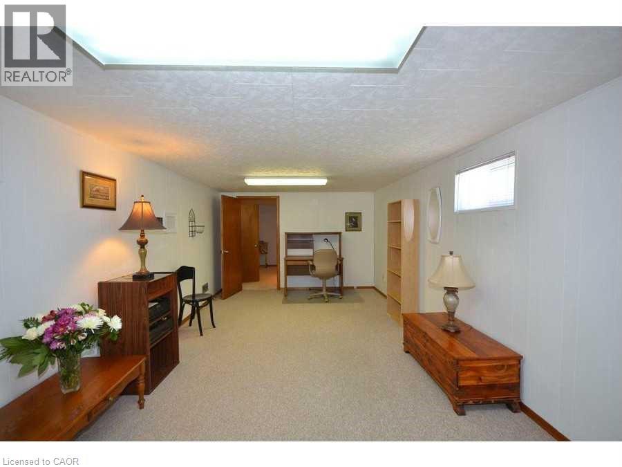 245 West 33rd Street, Hamilton, Ontario  L9C 5J7 - Photo 9 - 40832946
