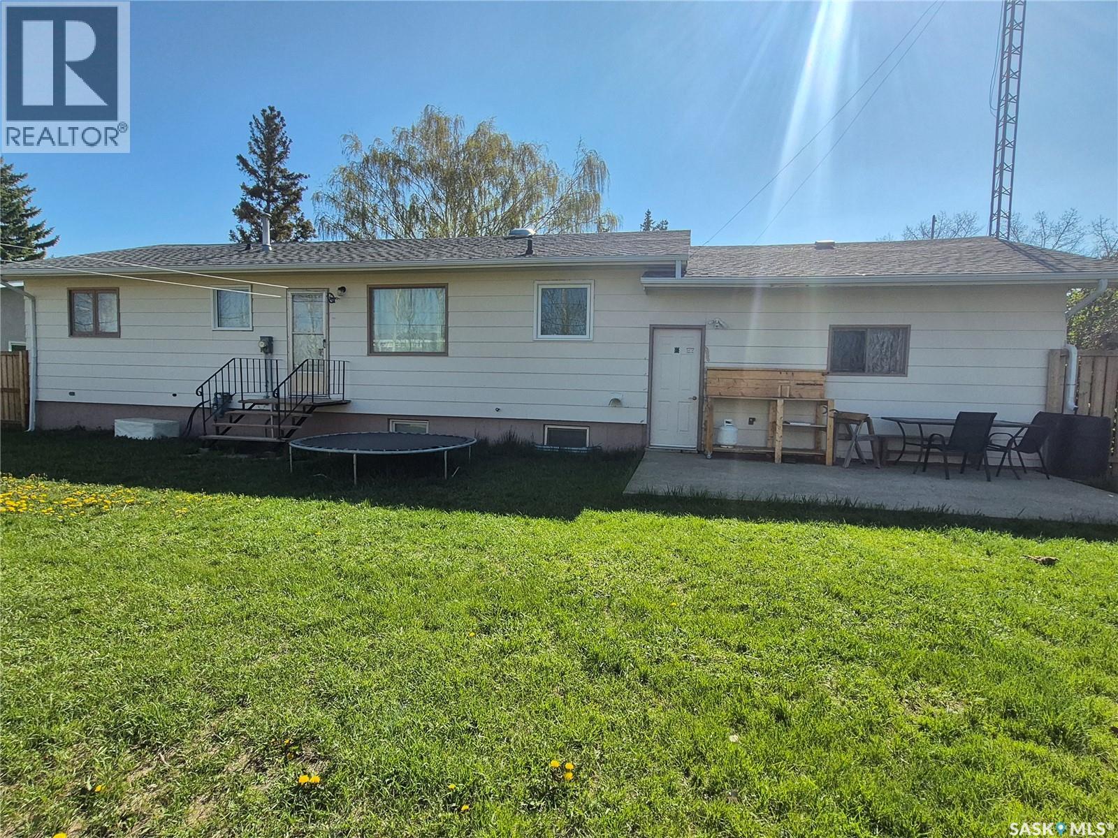 10 Yandeau Crescent, Radville, Saskatchewan  S0C 2G0 - Photo 46 - SK036662