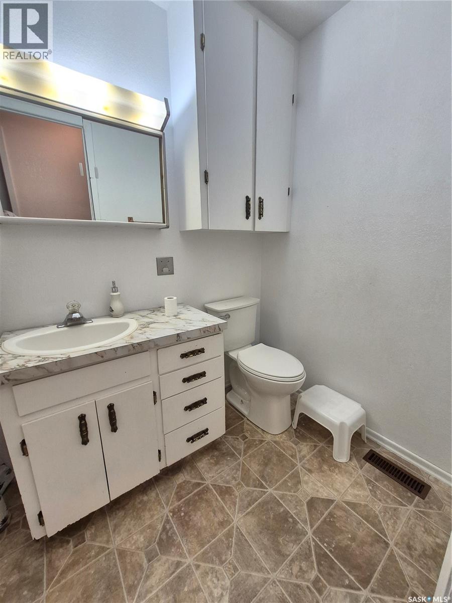 10 Yandeau Crescent, Radville, Saskatchewan  S0C 2G0 - Photo 14 - SK036662