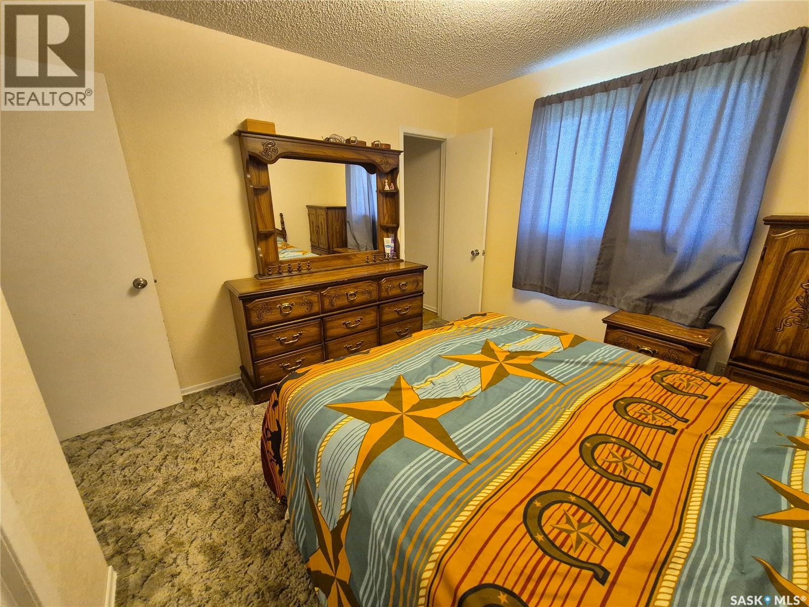 10 Yandeau Crescent, Radville, Saskatchewan  S0C 2G0 - Photo 18 - SK036662