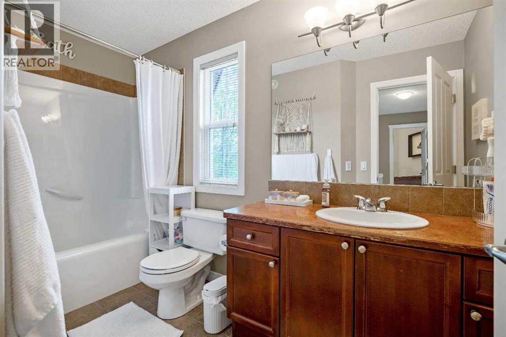 221 Drake Landing Lane, Okotoks, Alberta  T1S 2M4 - Photo 23 - A2310263