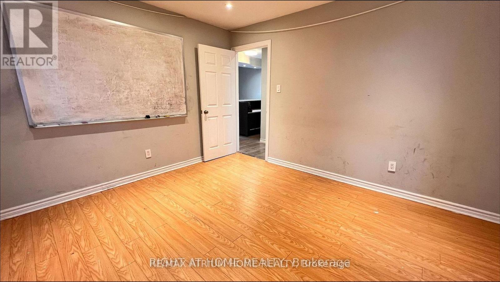 2nd B - 6024 Yonge Street, Toronto, Ontario  M2M 3W5 - Photo 11 - C13166058