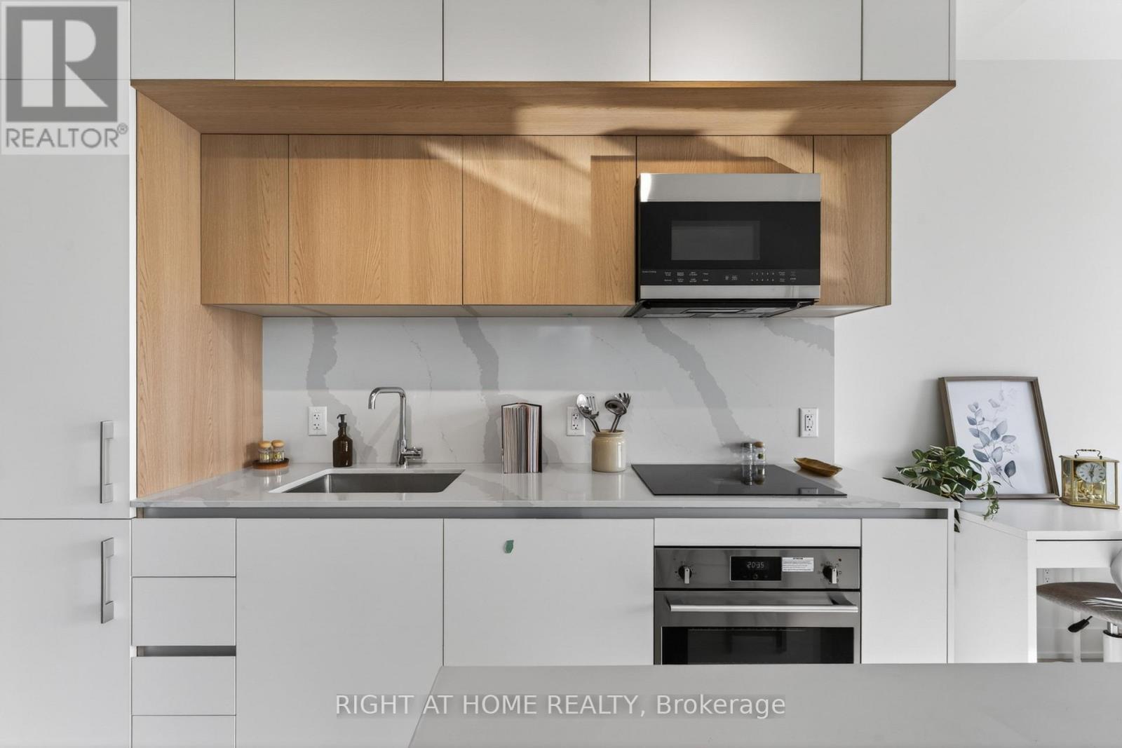 322 Dupont Street, Toronto, Ontario  M5R 0E3 - Photo 12 - C13166078
