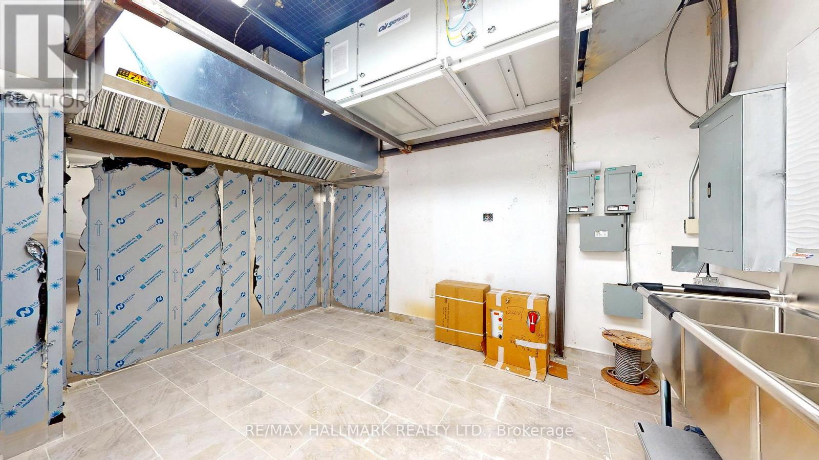 49 - 384 Yonge Street, Toronto, Ontario  M5B 1S8 - Photo 12 - C13166086