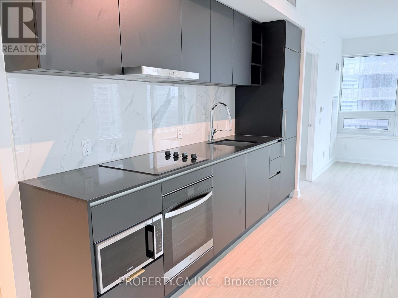 1916 - 8 Wellesley Street W, Toronto, Ontario  M4Y 0J5 - Photo 3 - C13166104