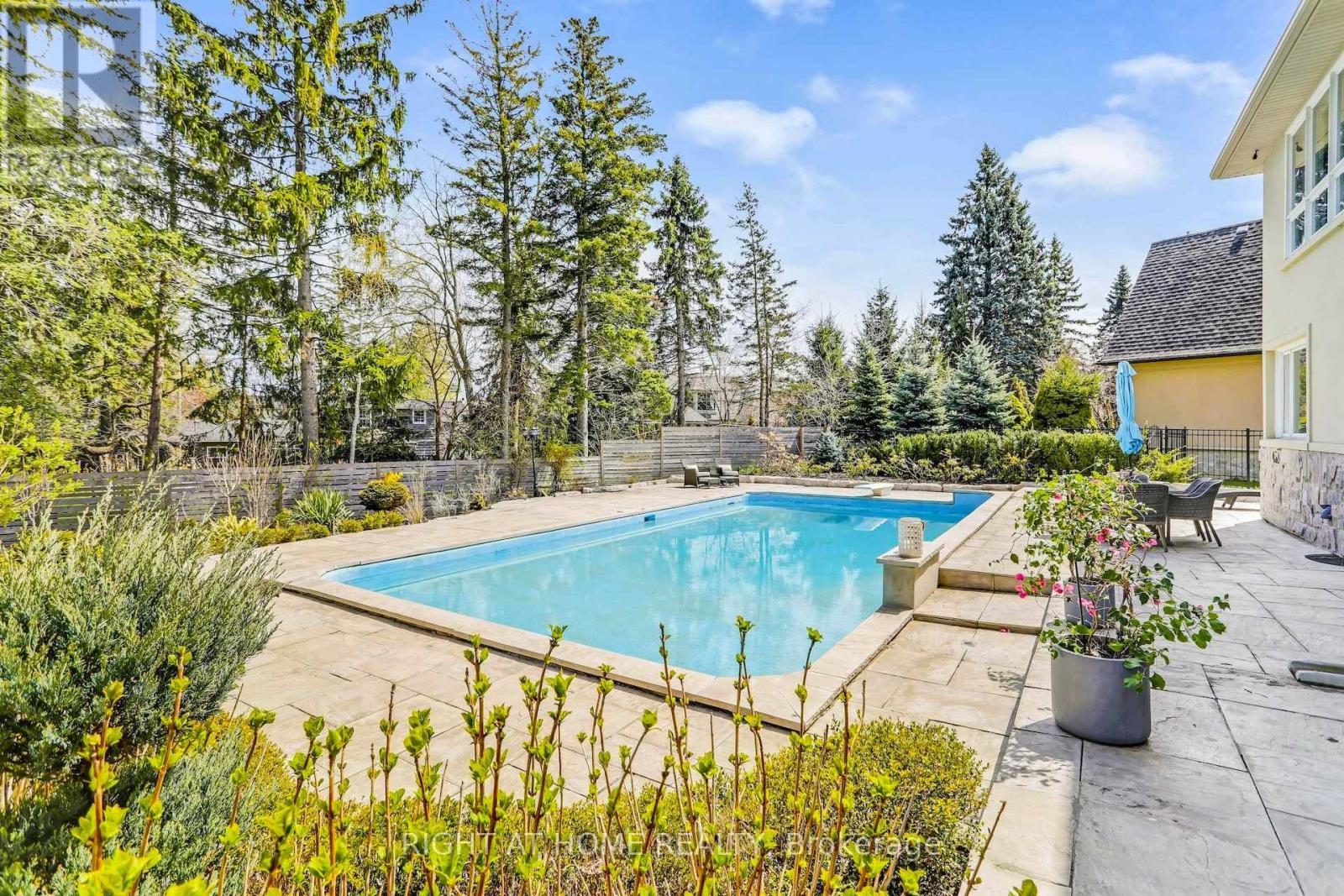 471 Country Club Crescent, Mississauga, Ontario  L5J 2P9 - Photo 4 - W12944366