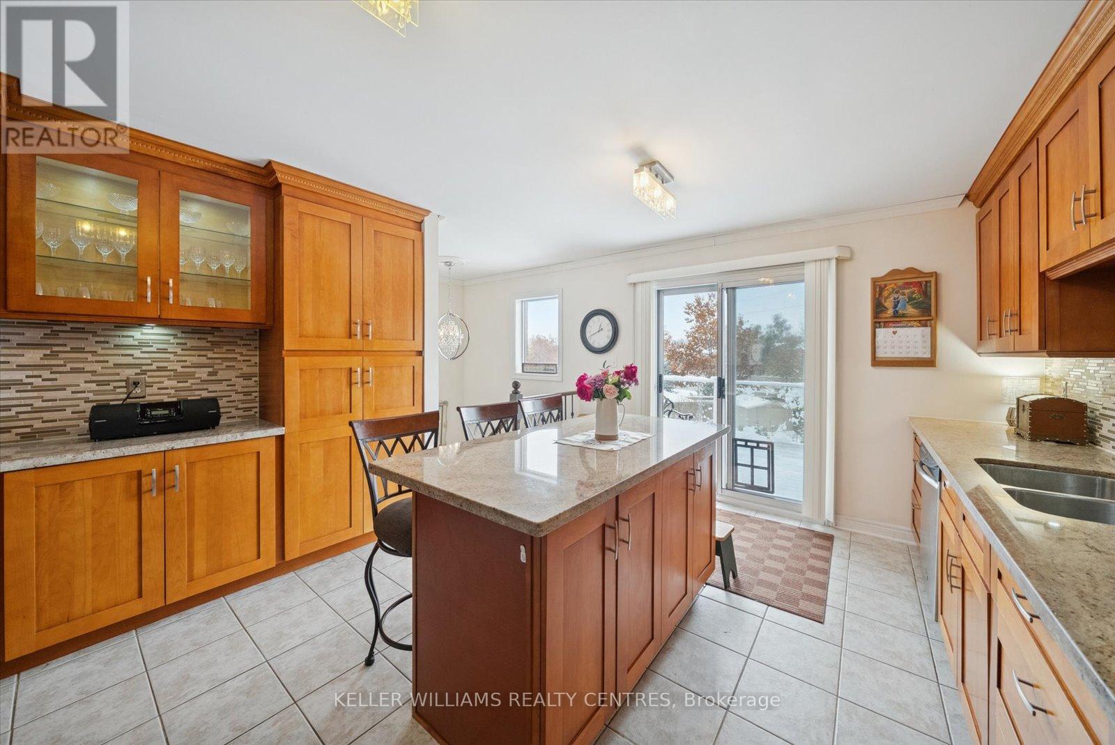 76 Kerfoot Crescent, Georgina, Ontario  L4P 4H2 - Photo 12 - N13166070