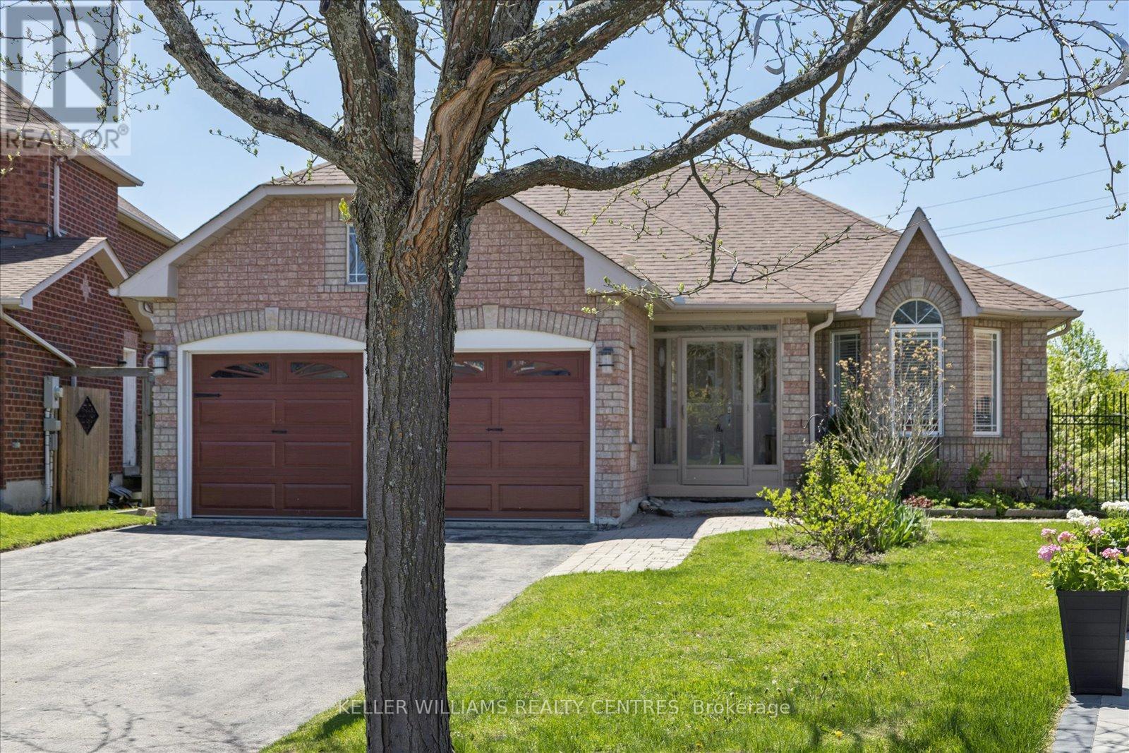76 Kerfoot Crescent, Georgina, Ontario  L4P 4H2 - Photo 3 - N13166070