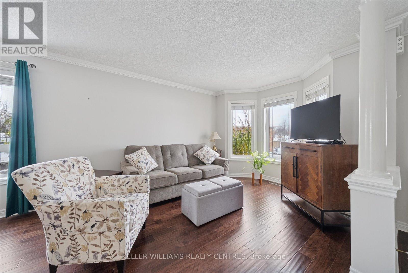 76 Kerfoot Crescent, Georgina, Ontario  L4P 4H2 - Photo 6 - N13166070