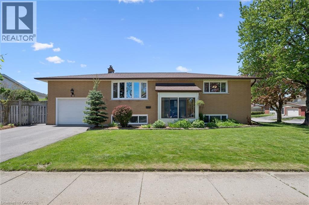 47 OAKHURST Crescent, Kitchener, Ontario