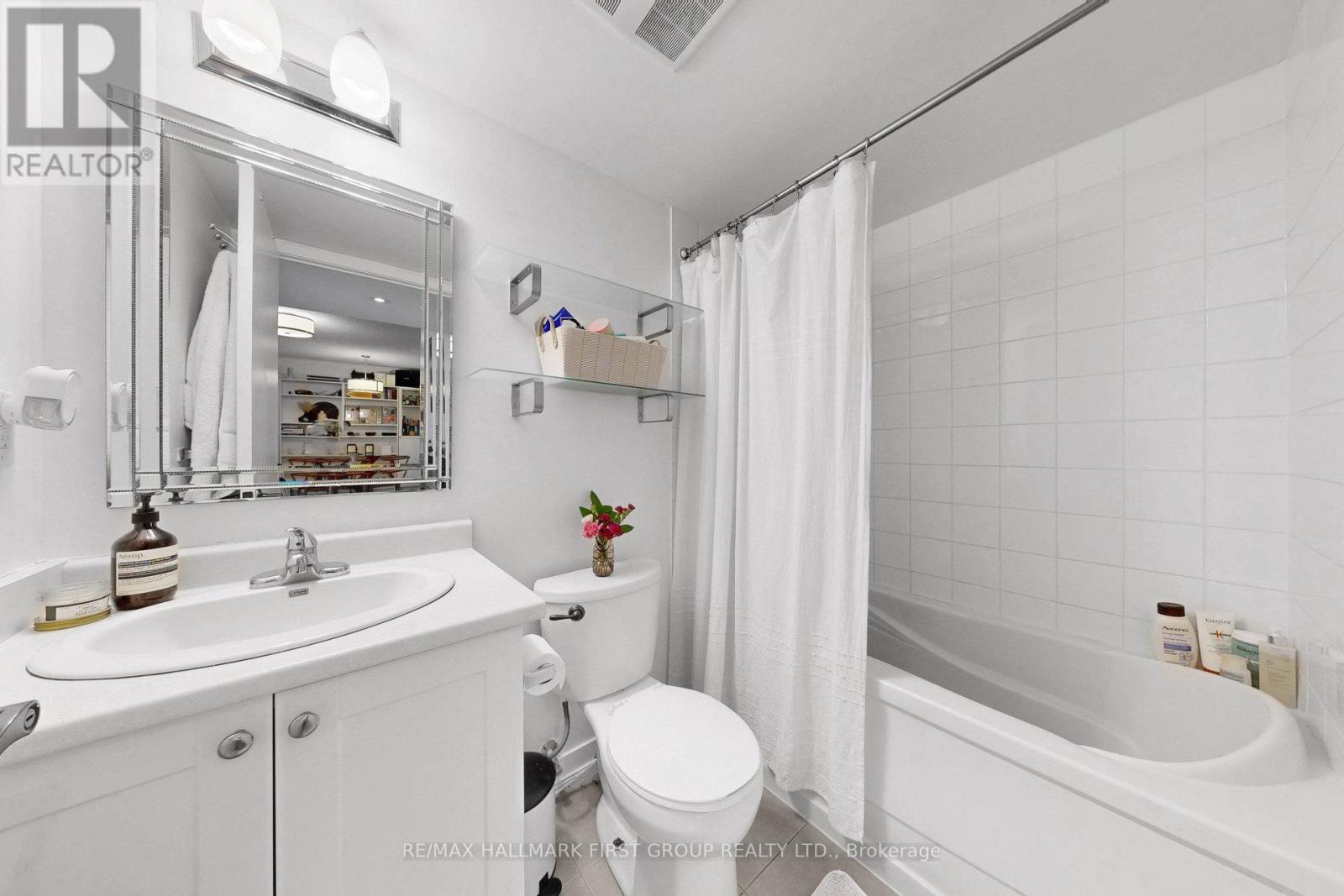 918 - 812 Lansdowne Avenue, Toronto, Ontario  M6H 4K3 - Photo 23 - W13166096