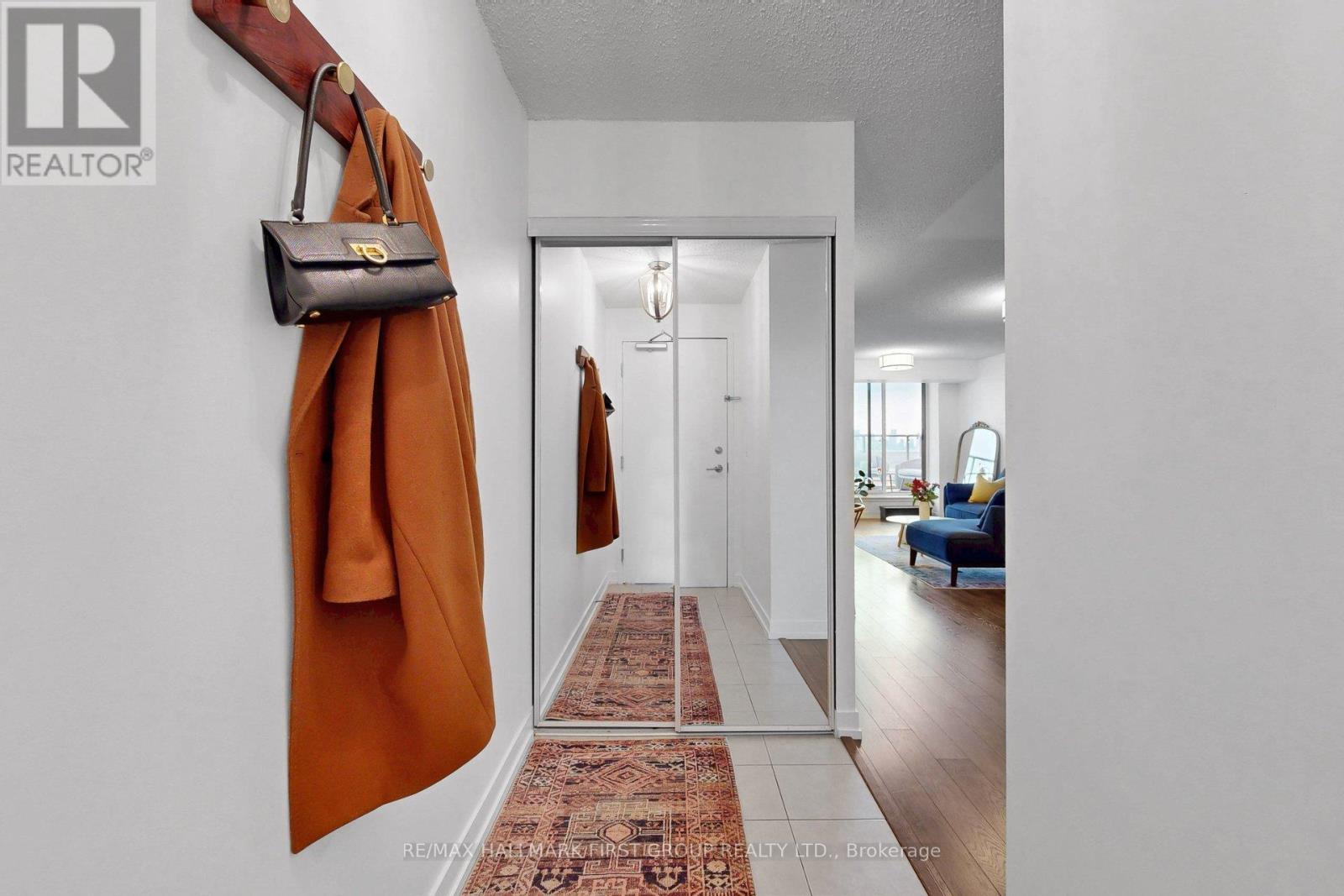 918 - 812 Lansdowne Avenue, Toronto, Ontario  M6H 4K3 - Photo 3 - W13166096