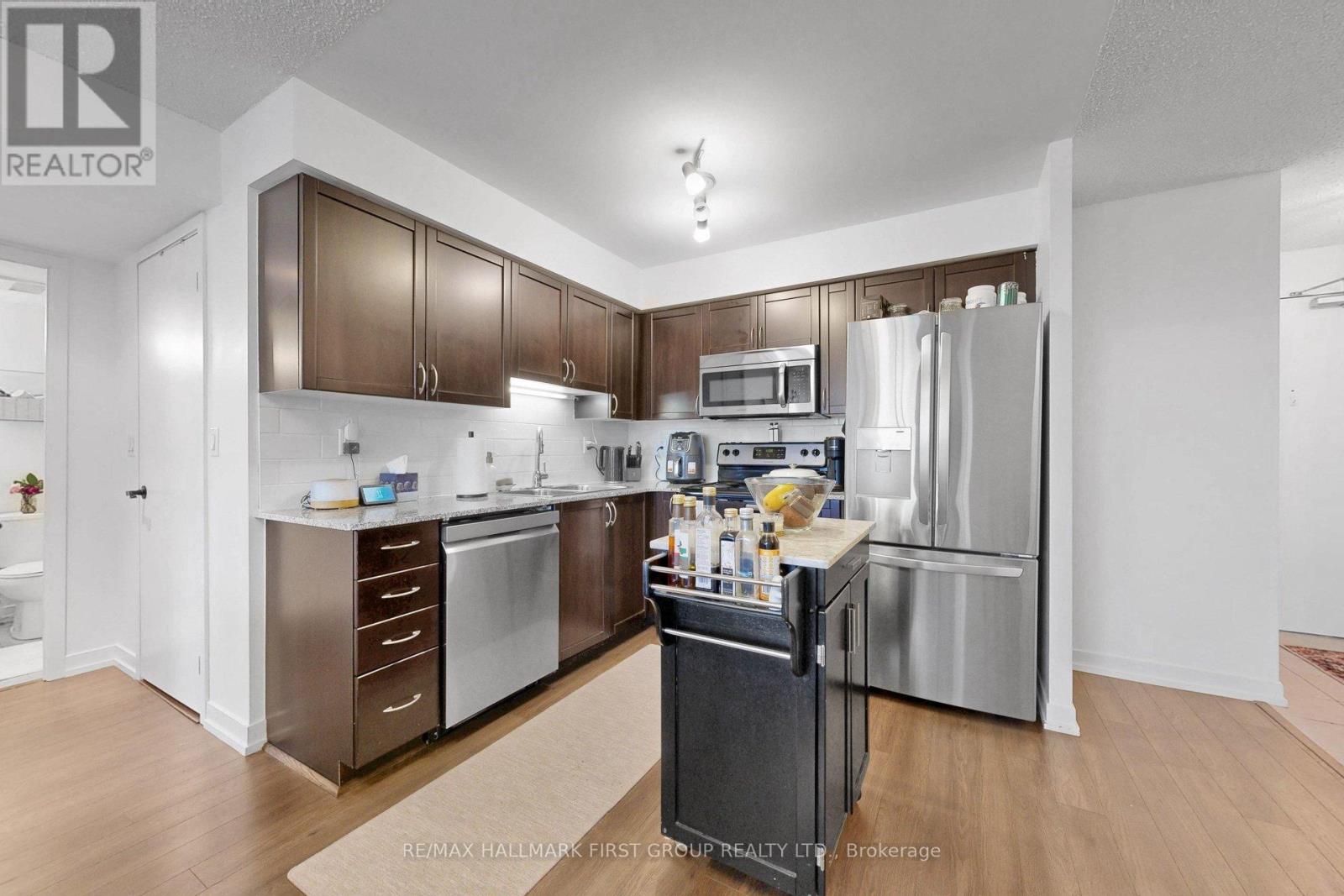 918 - 812 Lansdowne Avenue, Toronto, Ontario  M6H 4K3 - Photo 8 - W13166096