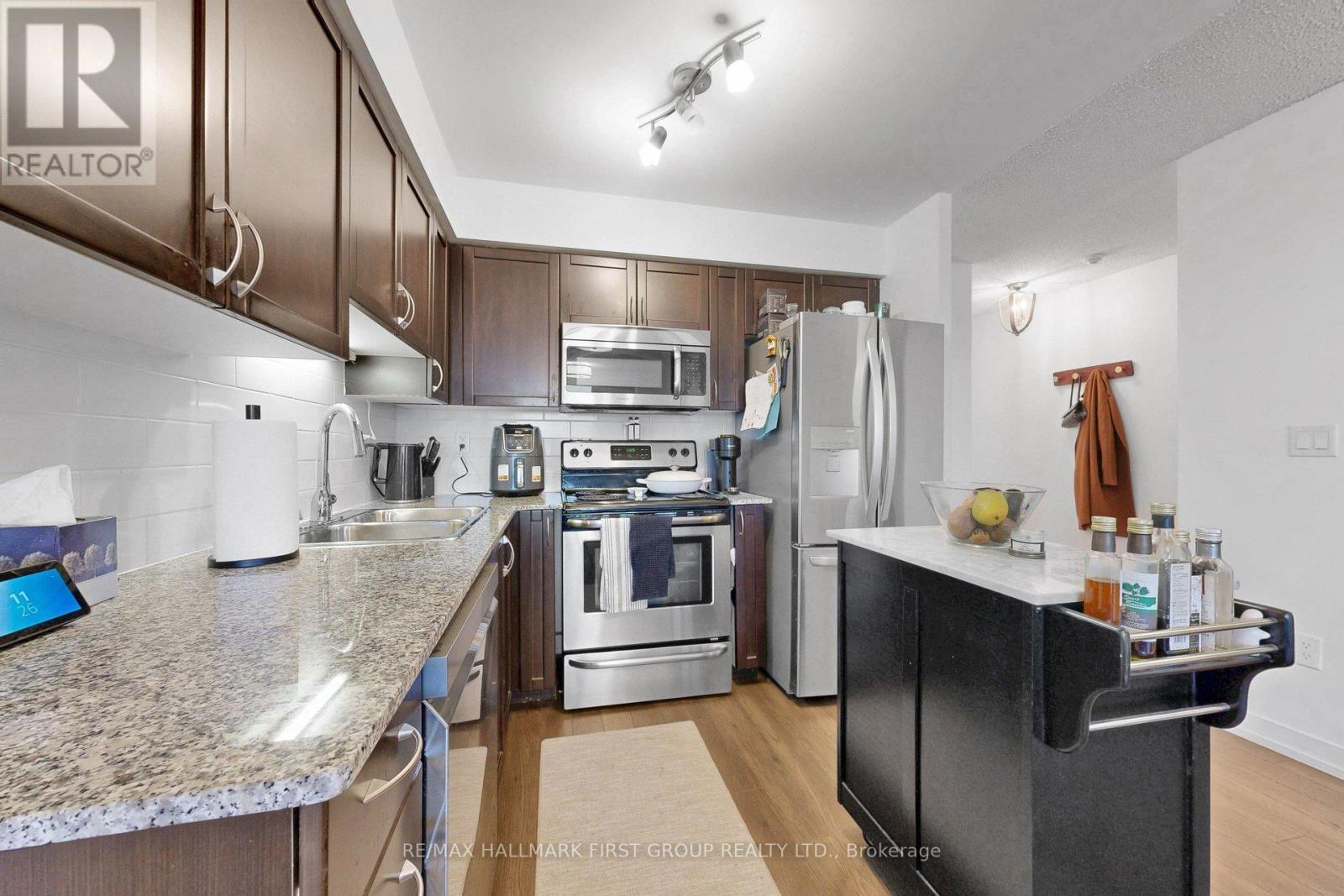 918 - 812 Lansdowne Avenue, Toronto, Ontario  M6H 4K3 - Photo 9 - W13166096