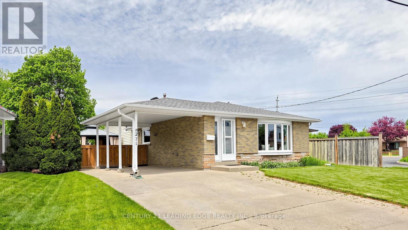 271 Delrex Boulevard, Halton Hills, Ontario  L7G 4G4 - Photo 3 - W13166098
