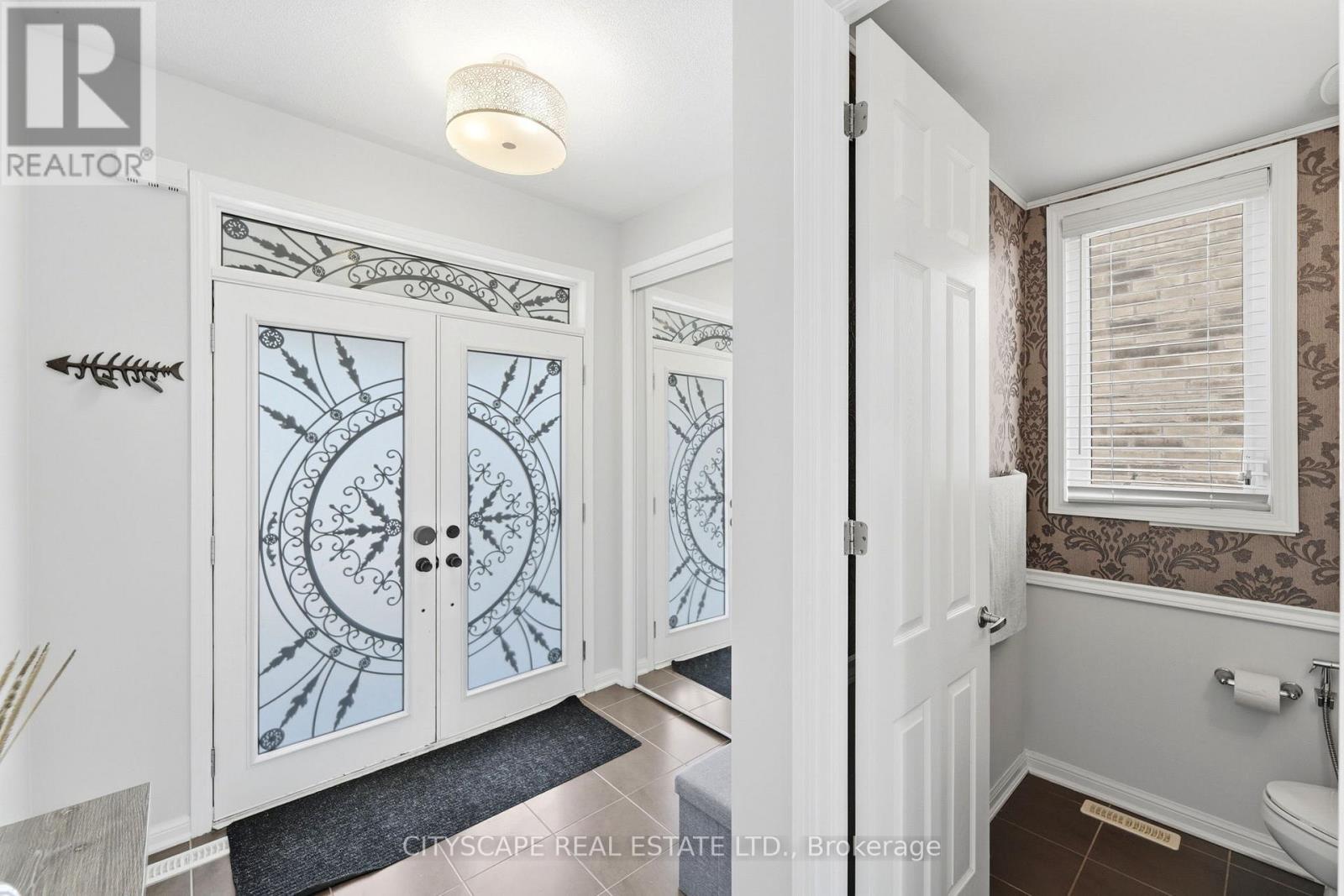 305 Gleave Terrace E, Milton, Ontario  L9T 8P1 - Photo 4 - W13166100