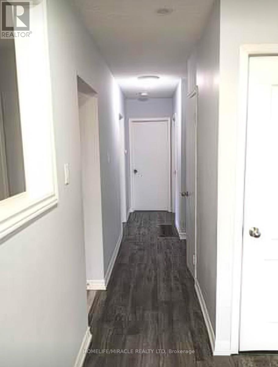 66 Fairglen Avenue, Brampton, Ontario  L6X 1K8 - Photo 10 - W13166102