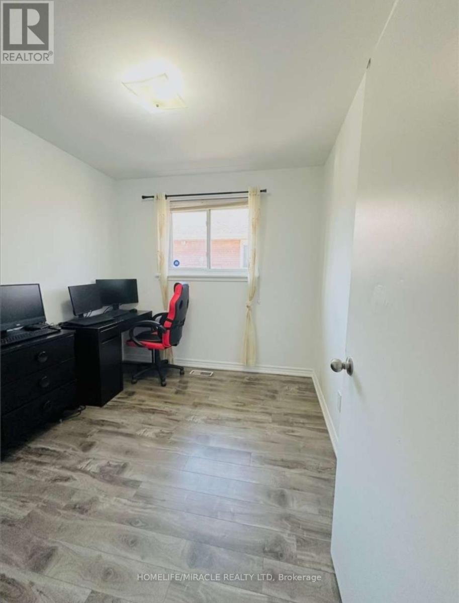 66 Fairglen Avenue, Brampton, Ontario  L6X 1K8 - Photo 17 - W13166102