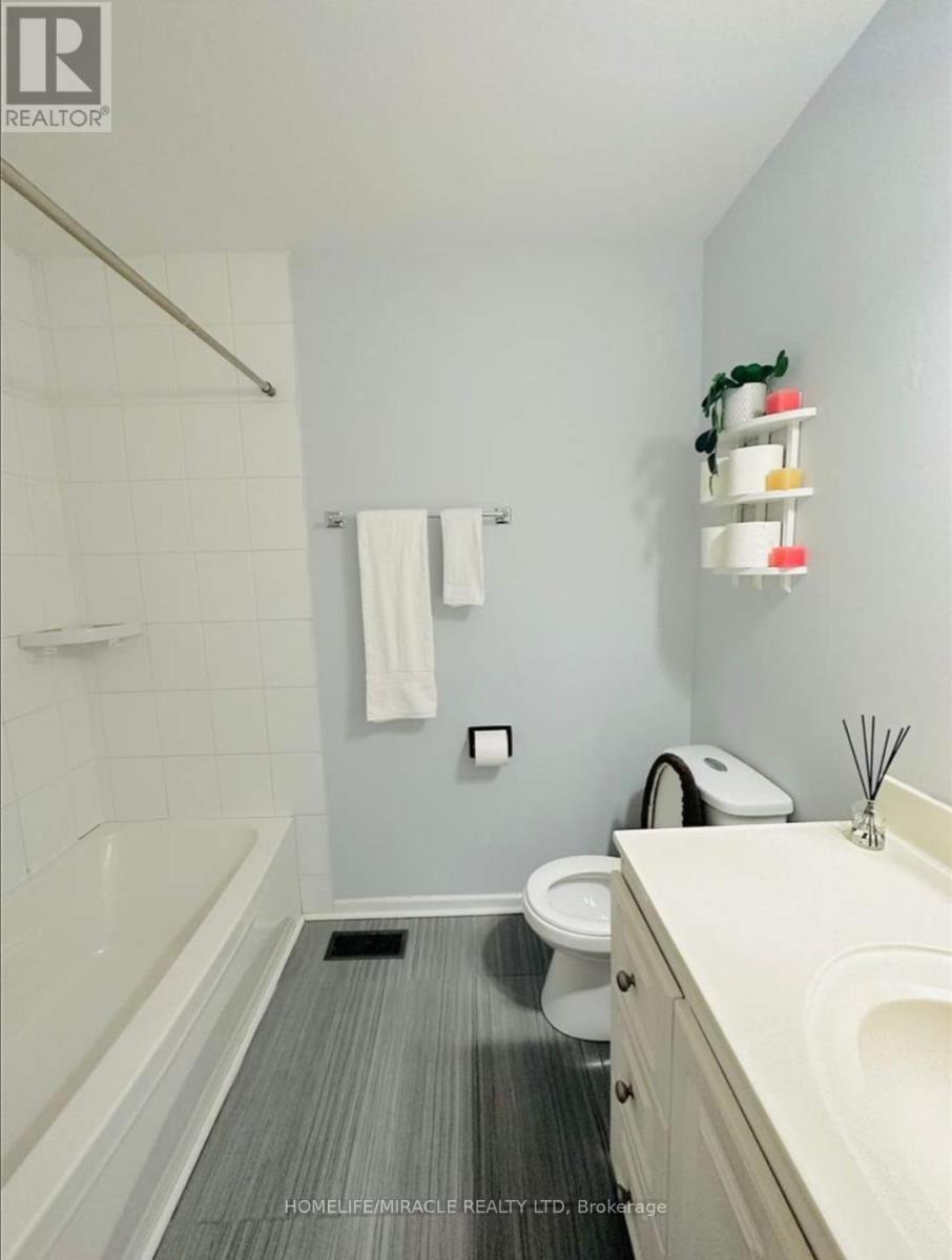 66 Fairglen Avenue, Brampton, Ontario  L6X 1K8 - Photo 21 - W13166102