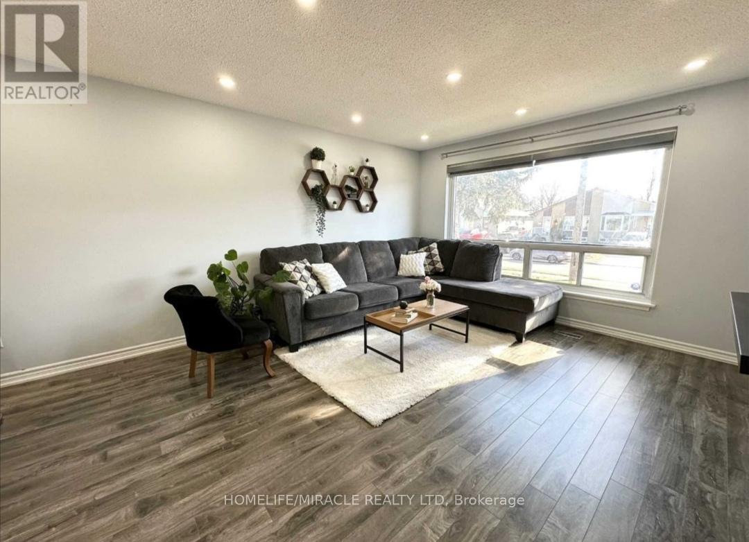 66 Fairglen Avenue, Brampton, Ontario  L6X 1K8 - Photo 6 - W13166102
