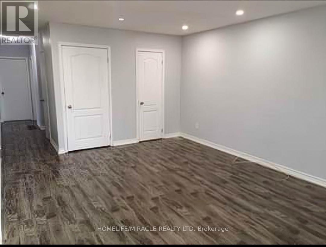 66 Fairglen Avenue, Brampton, Ontario  L6X 1K8 - Photo 8 - W13166102