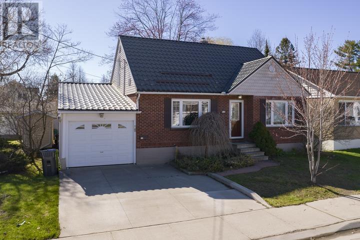72 Coulson Ave, Sault Ste. Marie, Ontario  P6A 3X5 - Photo 1 - SM261052