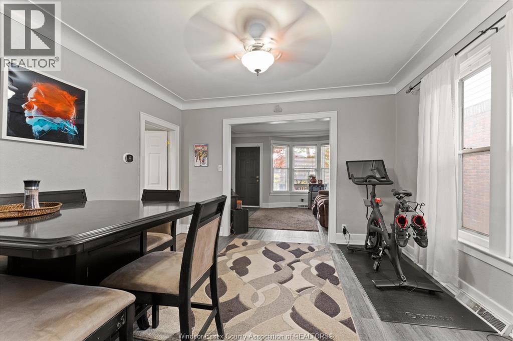 1056 Gladstone, Windsor, Ontario  N9A 2R8 - Photo 8 - 26011913