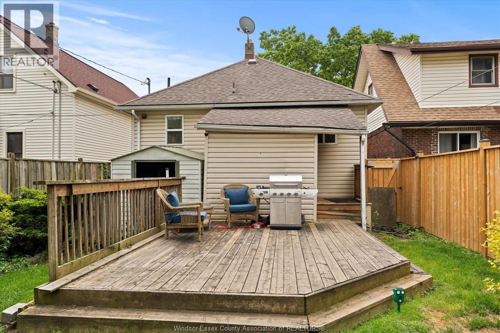1056 Gladstone, Windsor, Ontario  N9A 2R8 - Photo 17 - 26011913