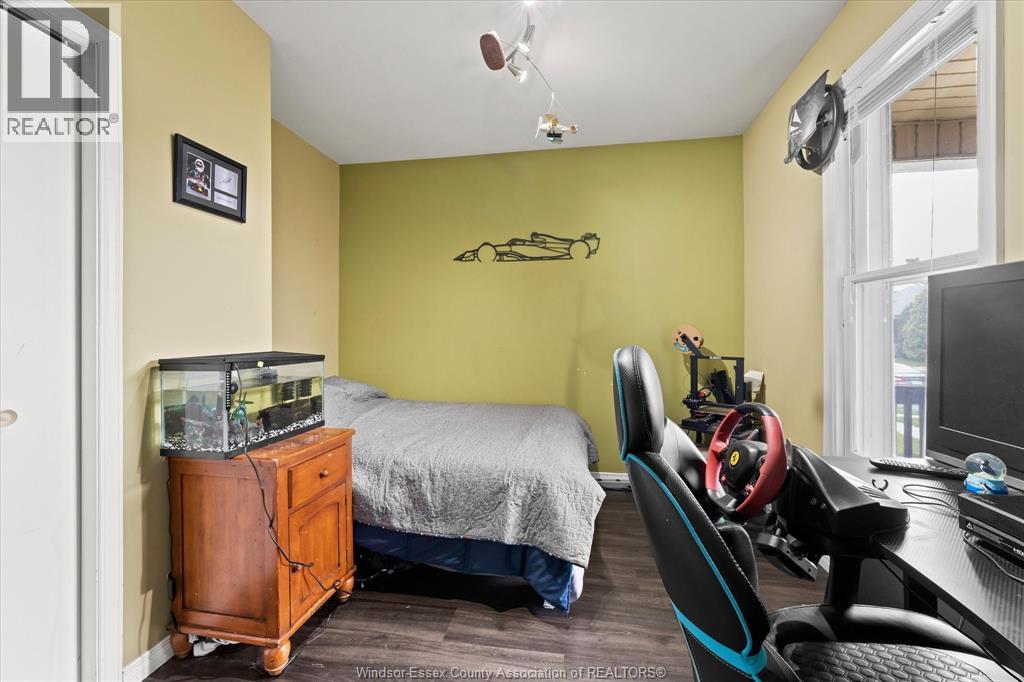 1056 Gladstone, Windsor, Ontario  N9A 2R8 - Photo 6 - 26011913
