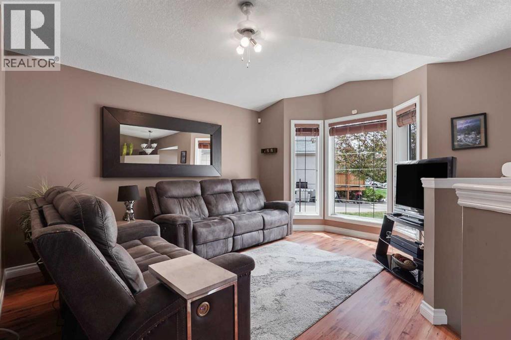 15 Mt Rundle Place W, Lethbridge, Alberta  T1K 7B5 - Photo 6 - A2313382