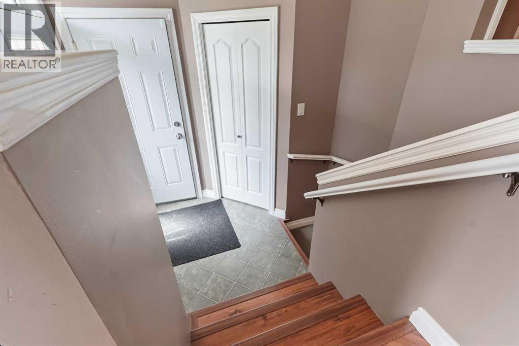 15 Mt Rundle Place W, Lethbridge, Alberta  T1K 7B5 - Photo 4 - A2313382