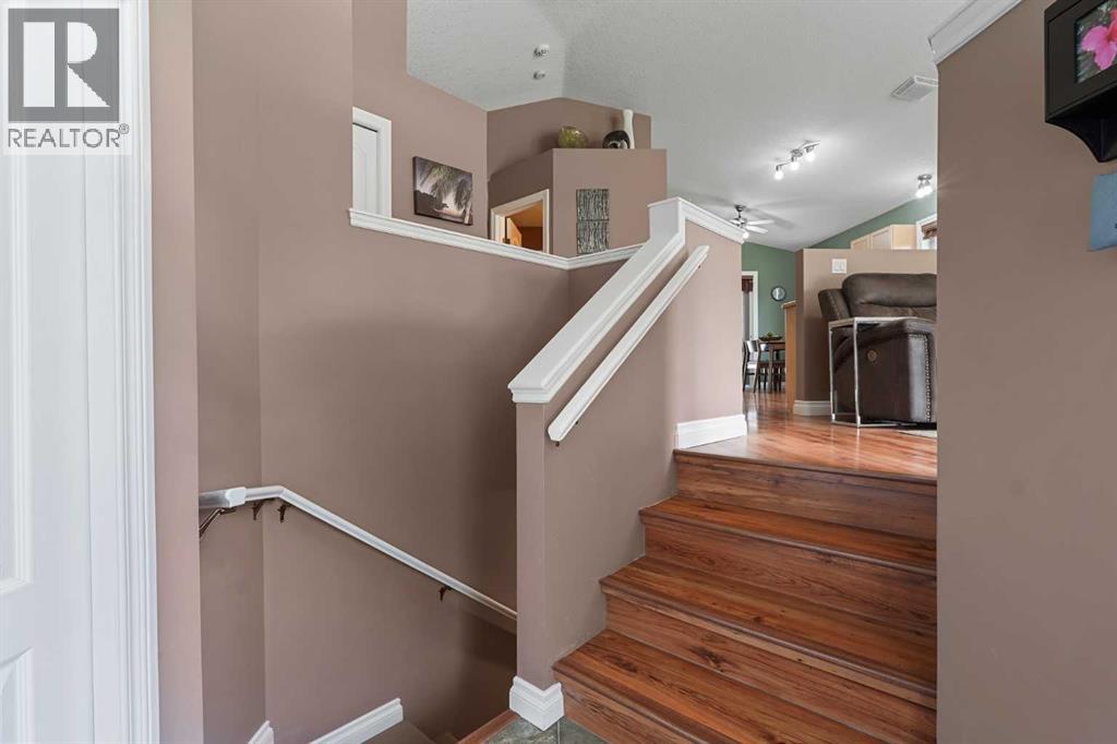 15 Mt Rundle Place W, Lethbridge, Alberta  T1K 7B5 - Photo 18 - A2313382