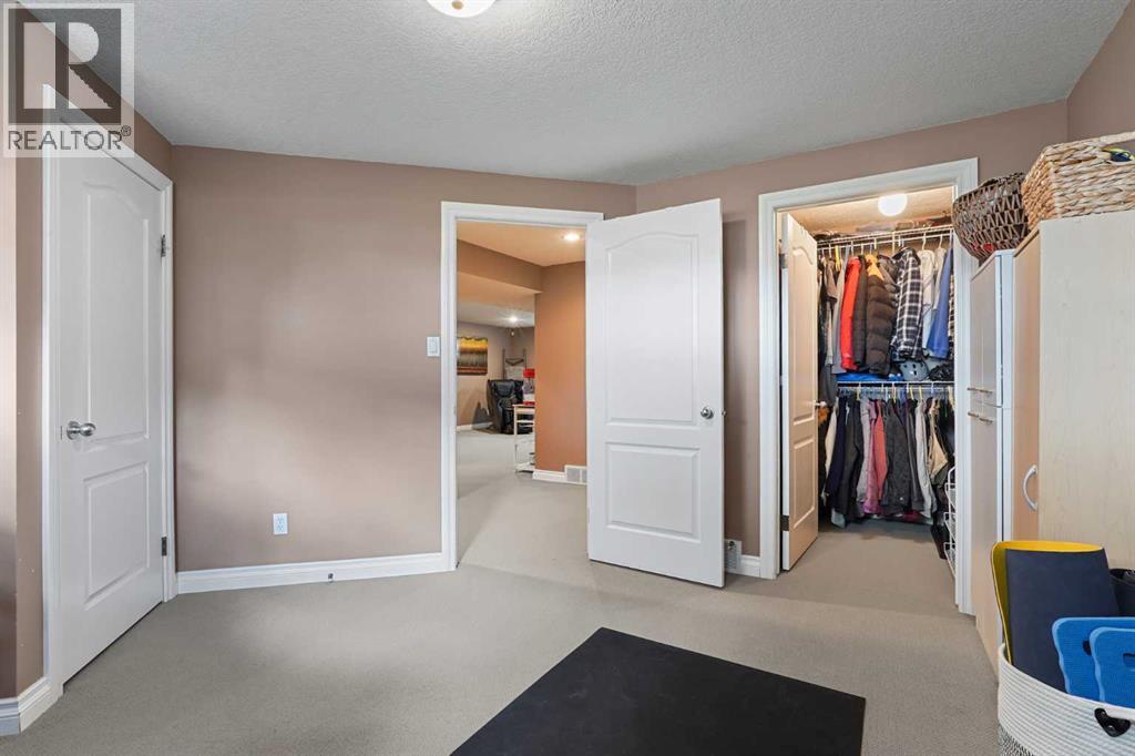 15 Mt Rundle Place W, Lethbridge, Alberta  T1K 7B5 - Photo 21 - A2313382