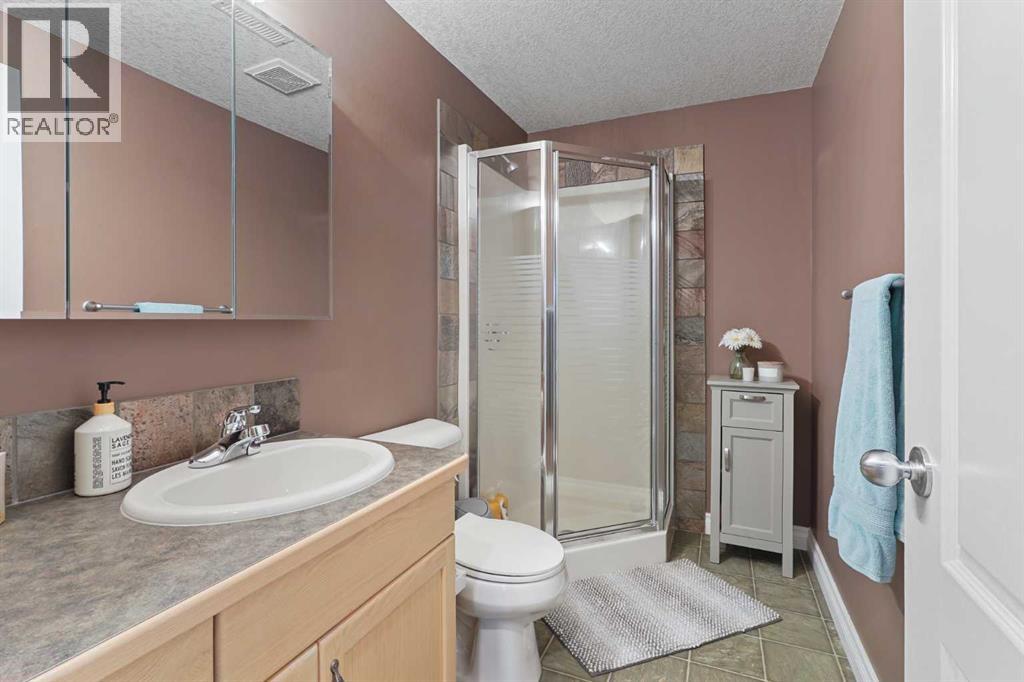 15 Mt Rundle Place W, Lethbridge, Alberta  T1K 7B5 - Photo 25 - A2313382