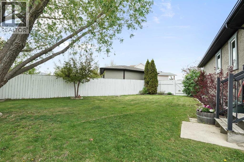 15 Mt Rundle Place W, Lethbridge, Alberta  T1K 7B5 - Photo 33 - A2313382