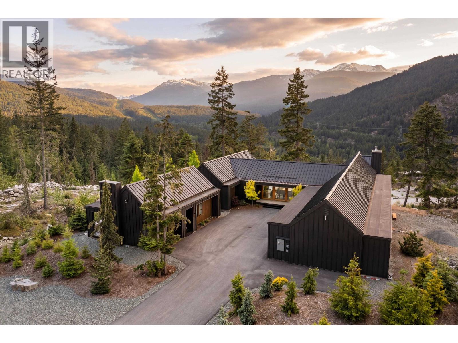 9304 Steller's Way, Whistler, British Columbia  V8E 1M1 - Photo 1 - R3127148