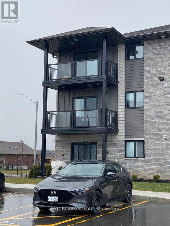 301 - 30 Hillside Meadow Drive, Quinte West, Ontario  K8V 0J7 - Photo 2 - X13166204