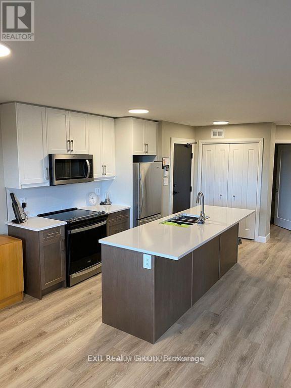 301 - 30 Hillside Meadow Drive, Quinte West, Ontario  K8V 0J7 - Photo 7 - X13166204