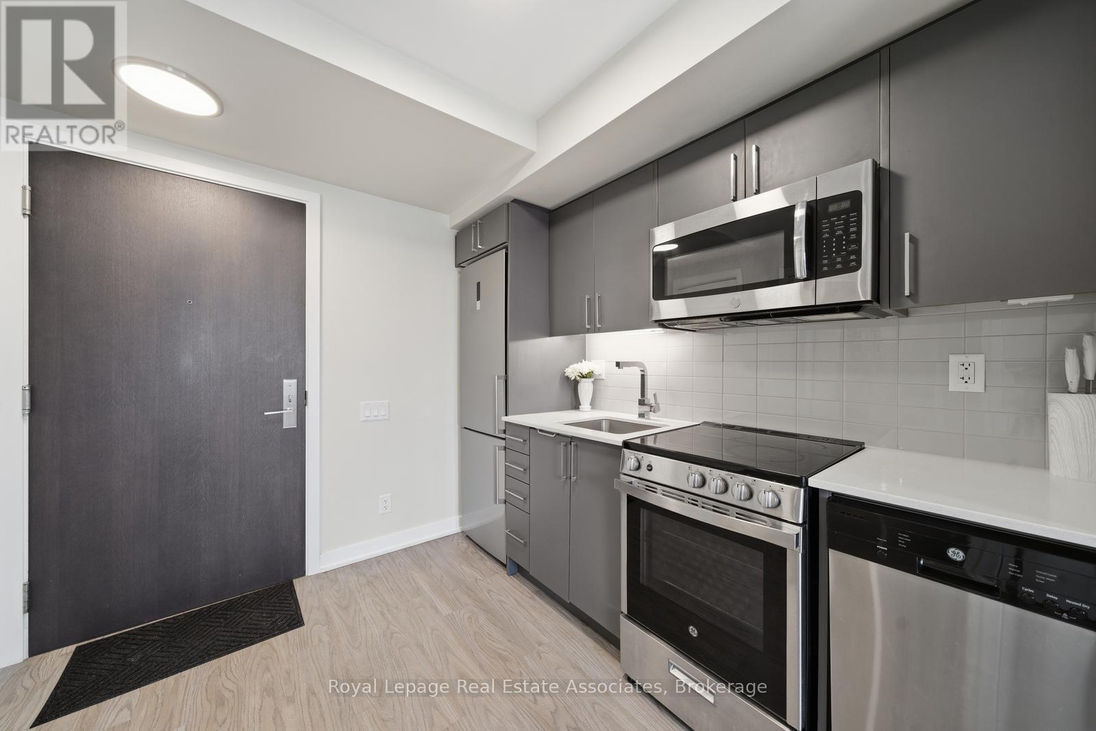 807 - 38 Monte Kwinter Court, Toronto, Ontario  M3H 0E2 - Photo 12 - C13166142