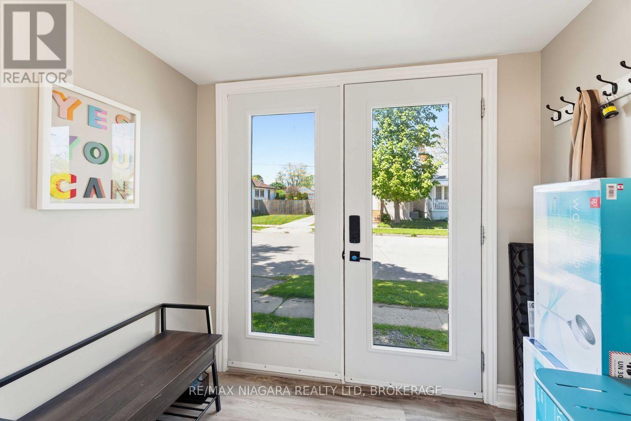 77 Semley Avenue, Welland (Broadway), Ontario  L3C 1X5 - Photo 4 - X13166186